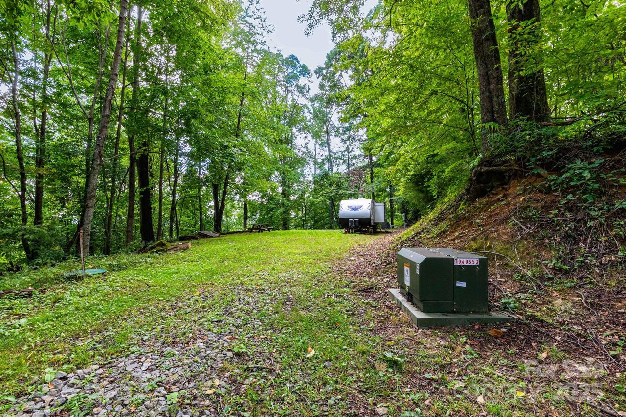 588 Woods Rd., Waynesville, NC 28785