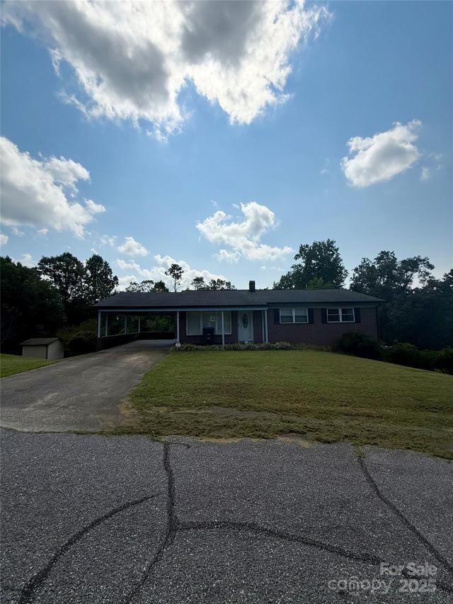 815 Tron Ave., Valdese, NC 28690