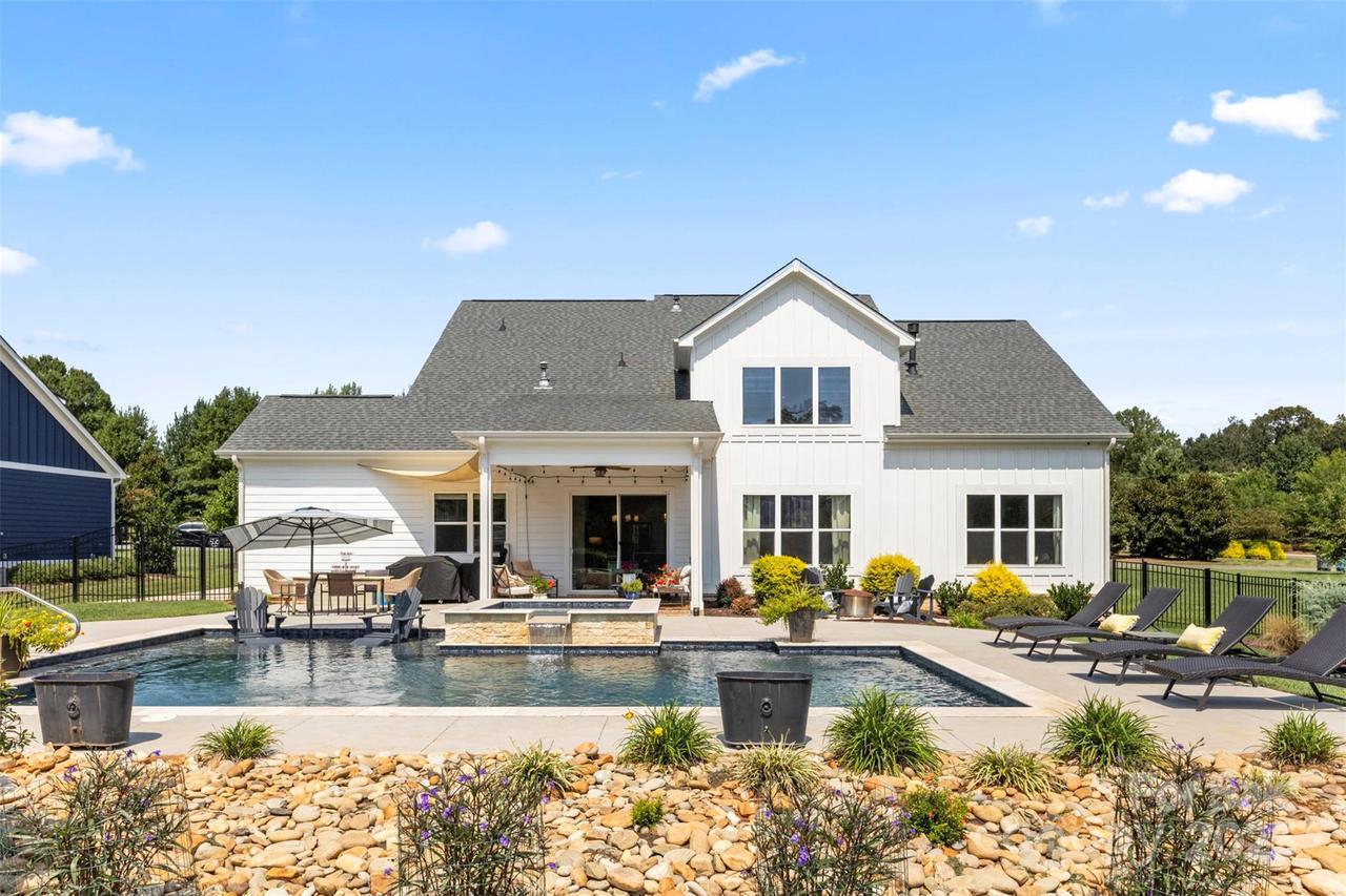 148 Cherry Crossing Ln., Belmont, NC 28012