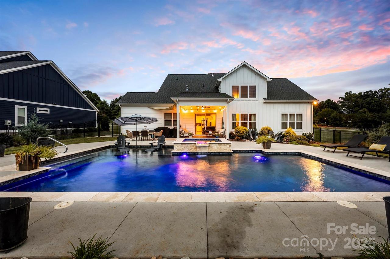 148 Cherry Crossing Ln., Belmont, NC 28012