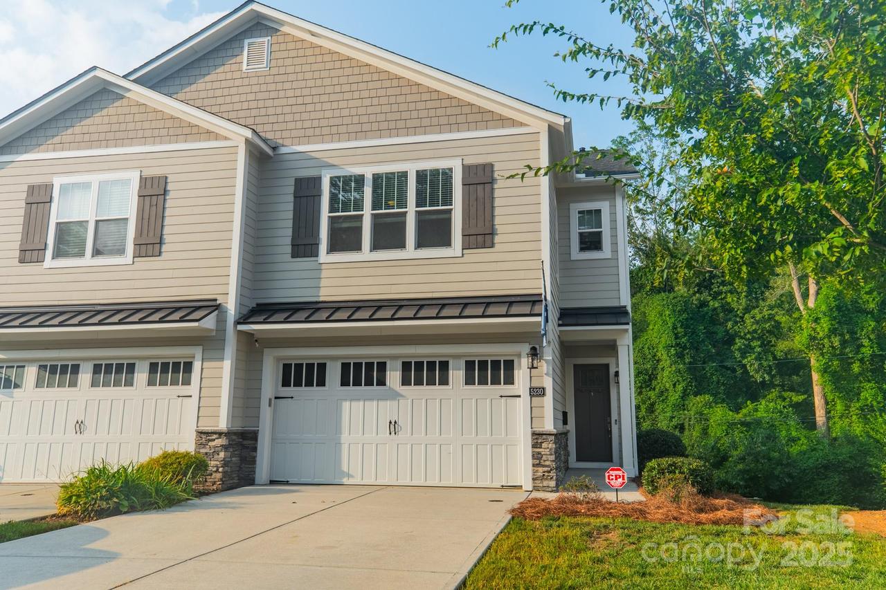 5230 Valley Stream Rd., Charlotte, NC 28209