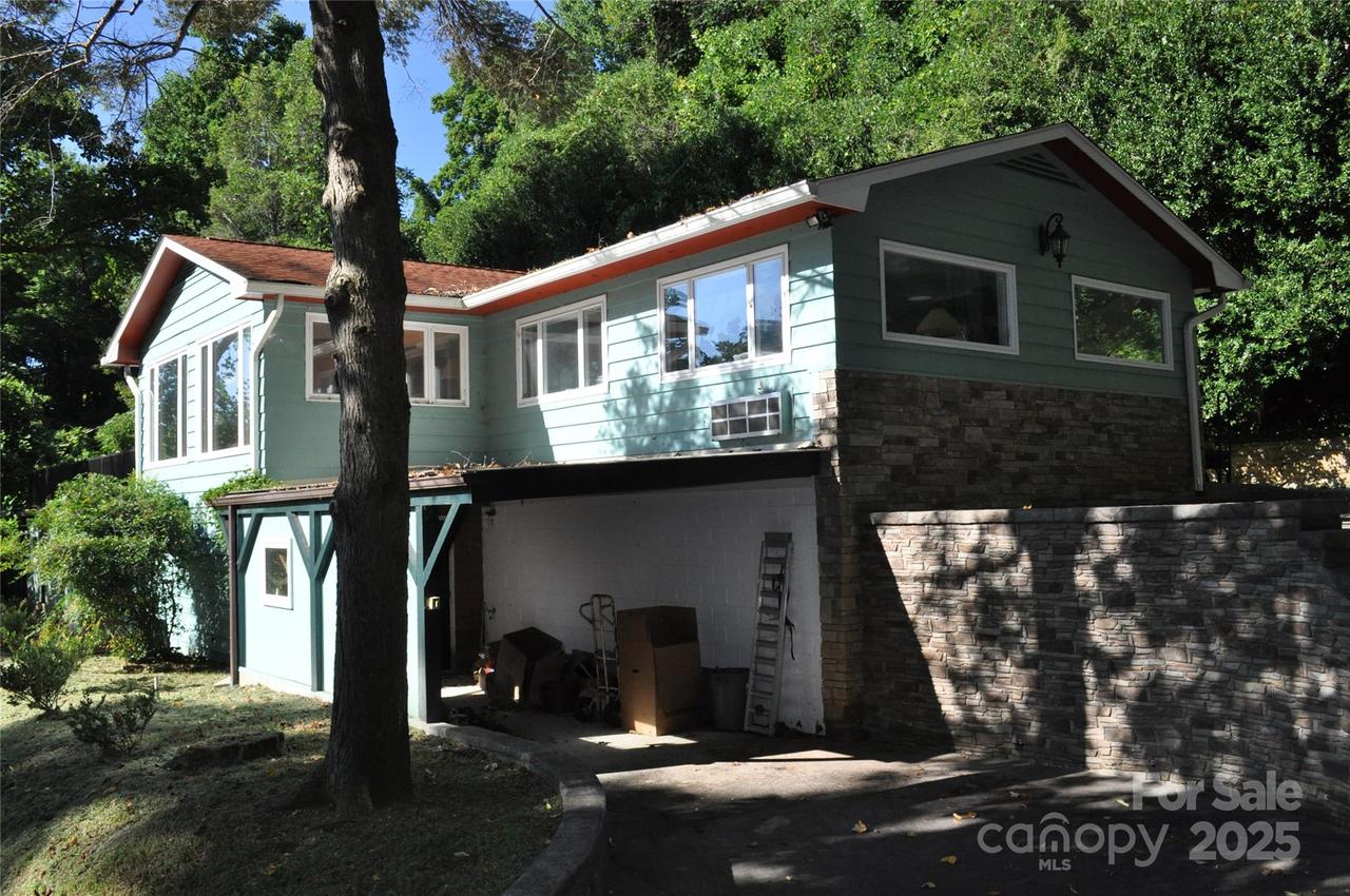 502 Meadowlark Dr., Tryon, NC 28782