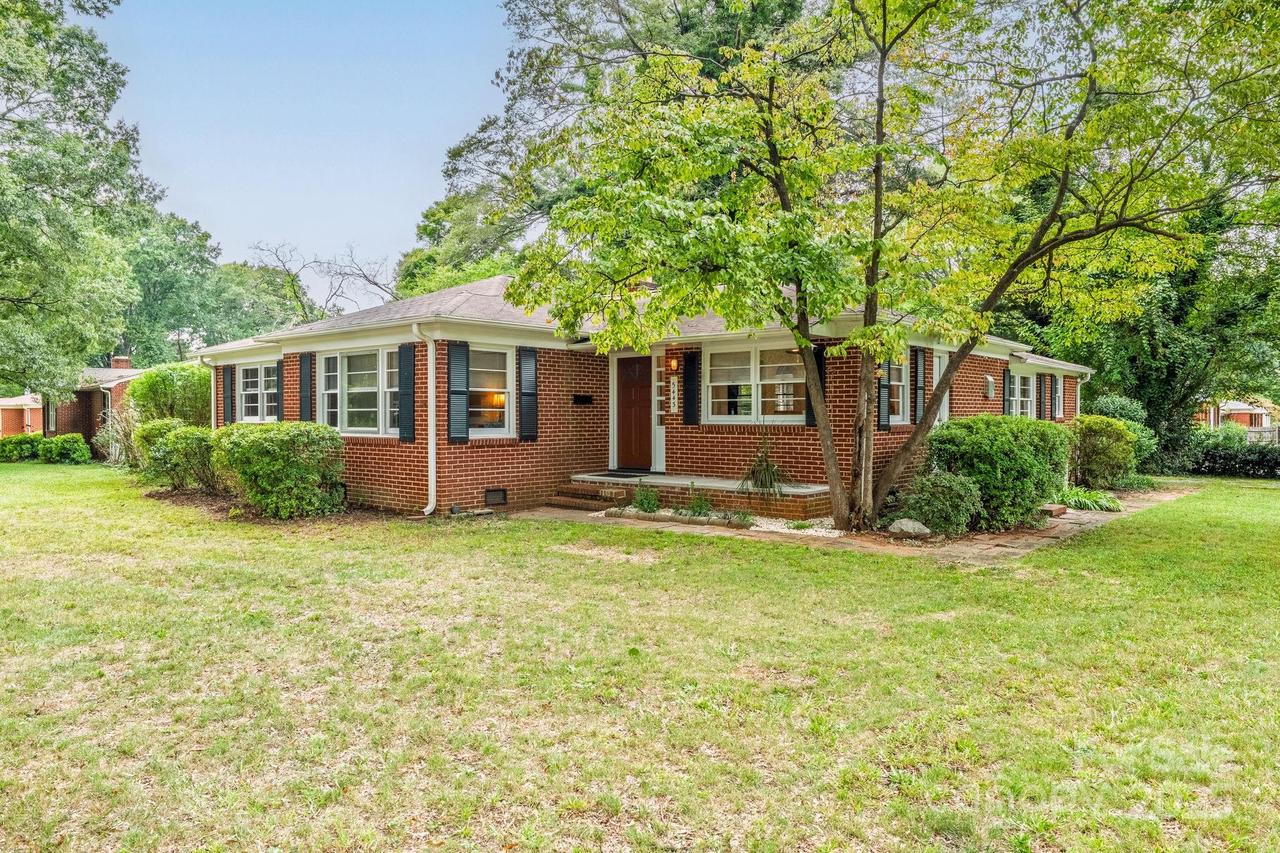 5443 Hilltop Cir., Charlotte, NC 28269