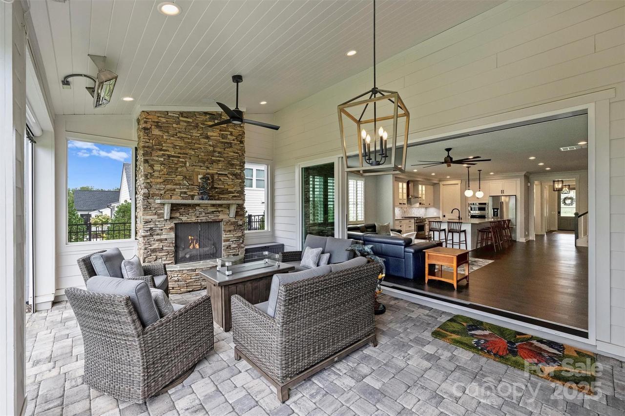 14128 Pinoli Pine Cir., Huntersville, NC 28078