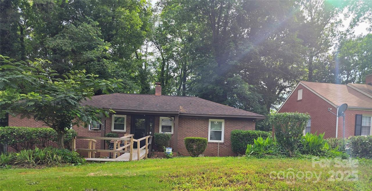 1527 Wickham Ln., Charlotte, NC 28208