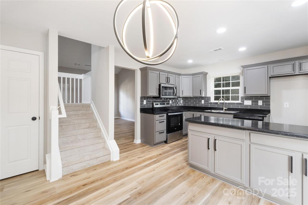 136 Mangum Cir., Mooresville, NC 28117