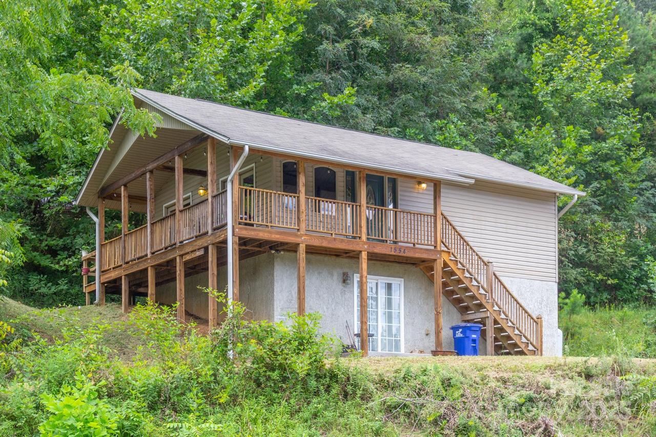 1554 Pisgah Hwy., Candler, NC 28715