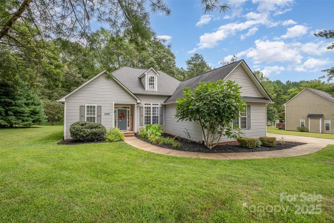 193 Spicewood Cir., Troutman, NC 28166