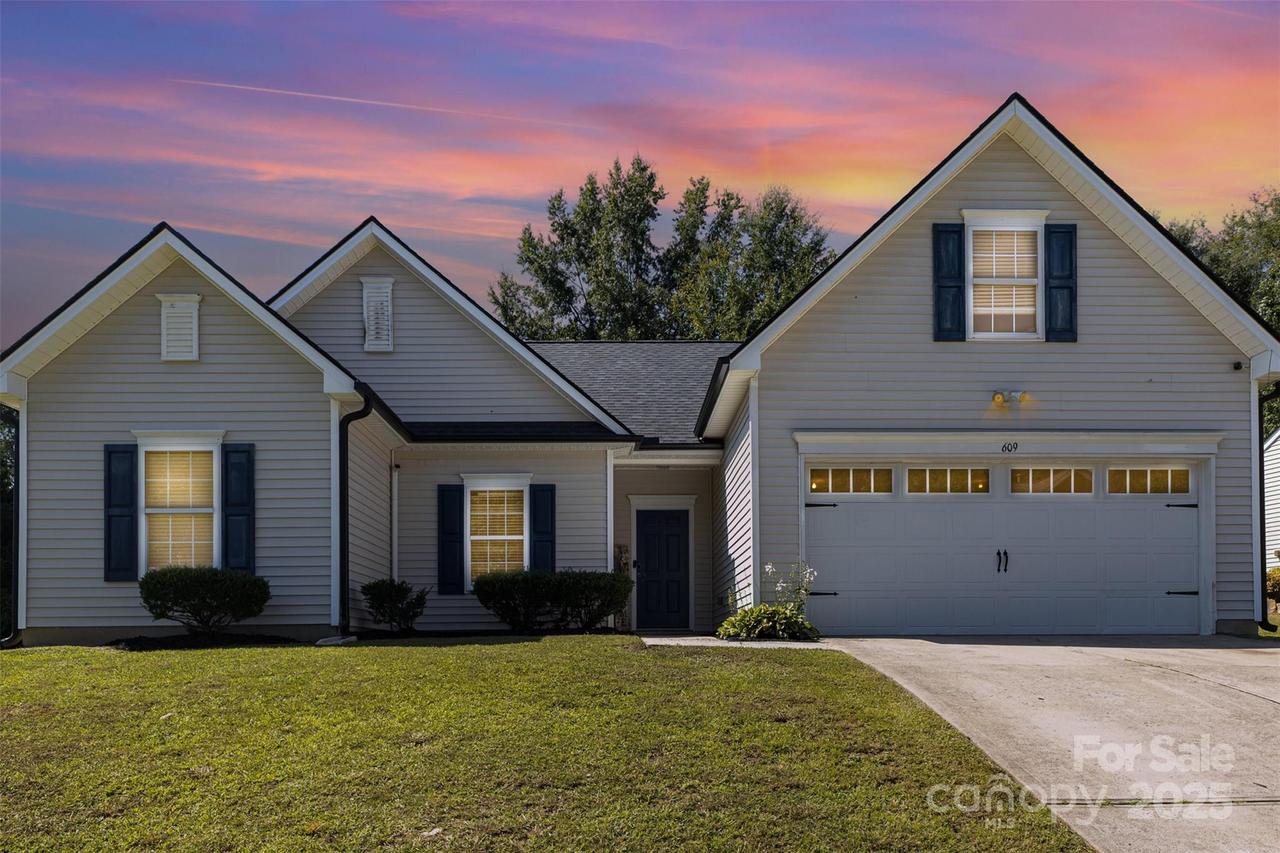 609 Grantham Ln., Charlotte, NC 28262