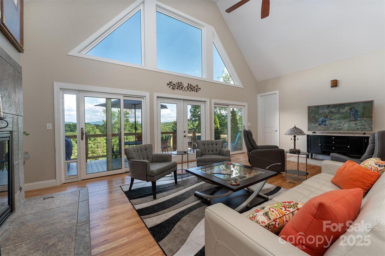 18 Timber Moss Dr., Asheville, NC 28804