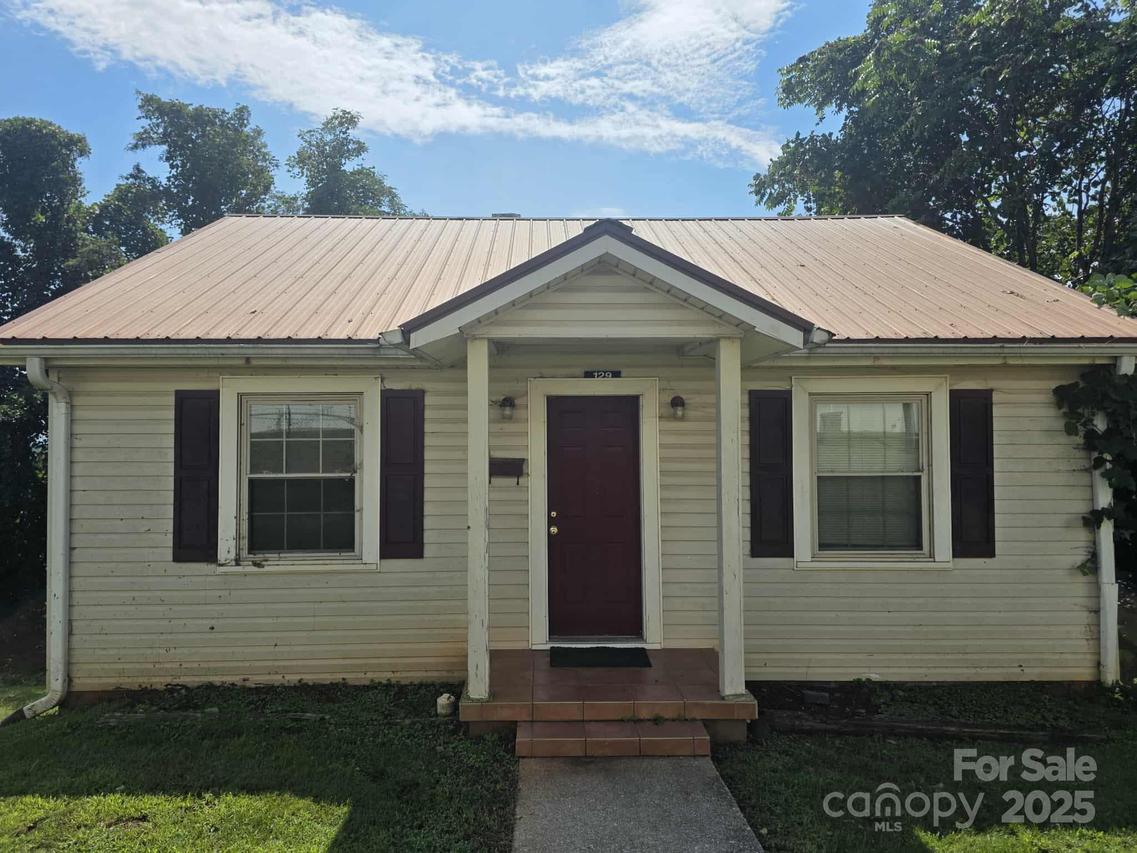 129 Summit St., Marion, NC 28752