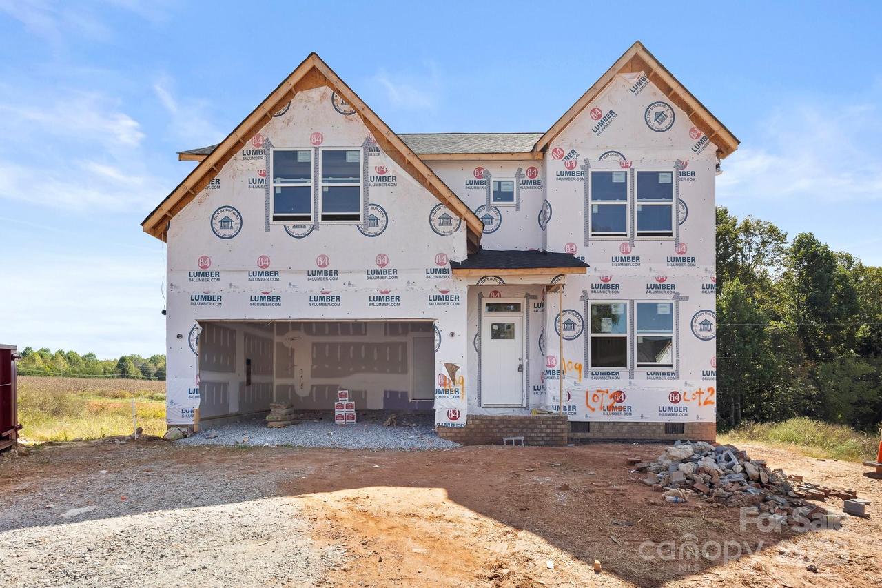 109 Indian Wells Ct., Harmony, NC 28634