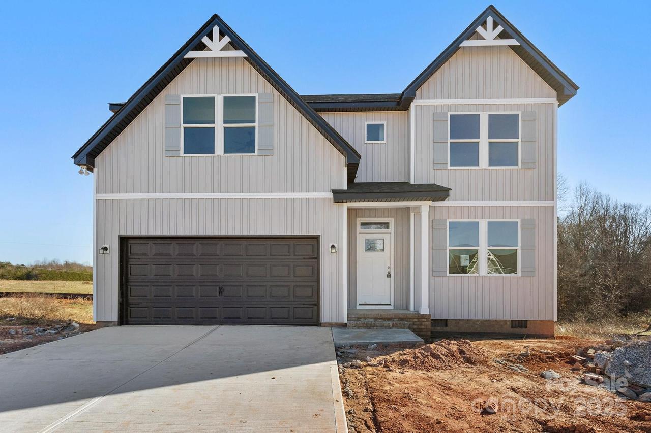 109 Indian Wells Ct., Harmony, NC 28634