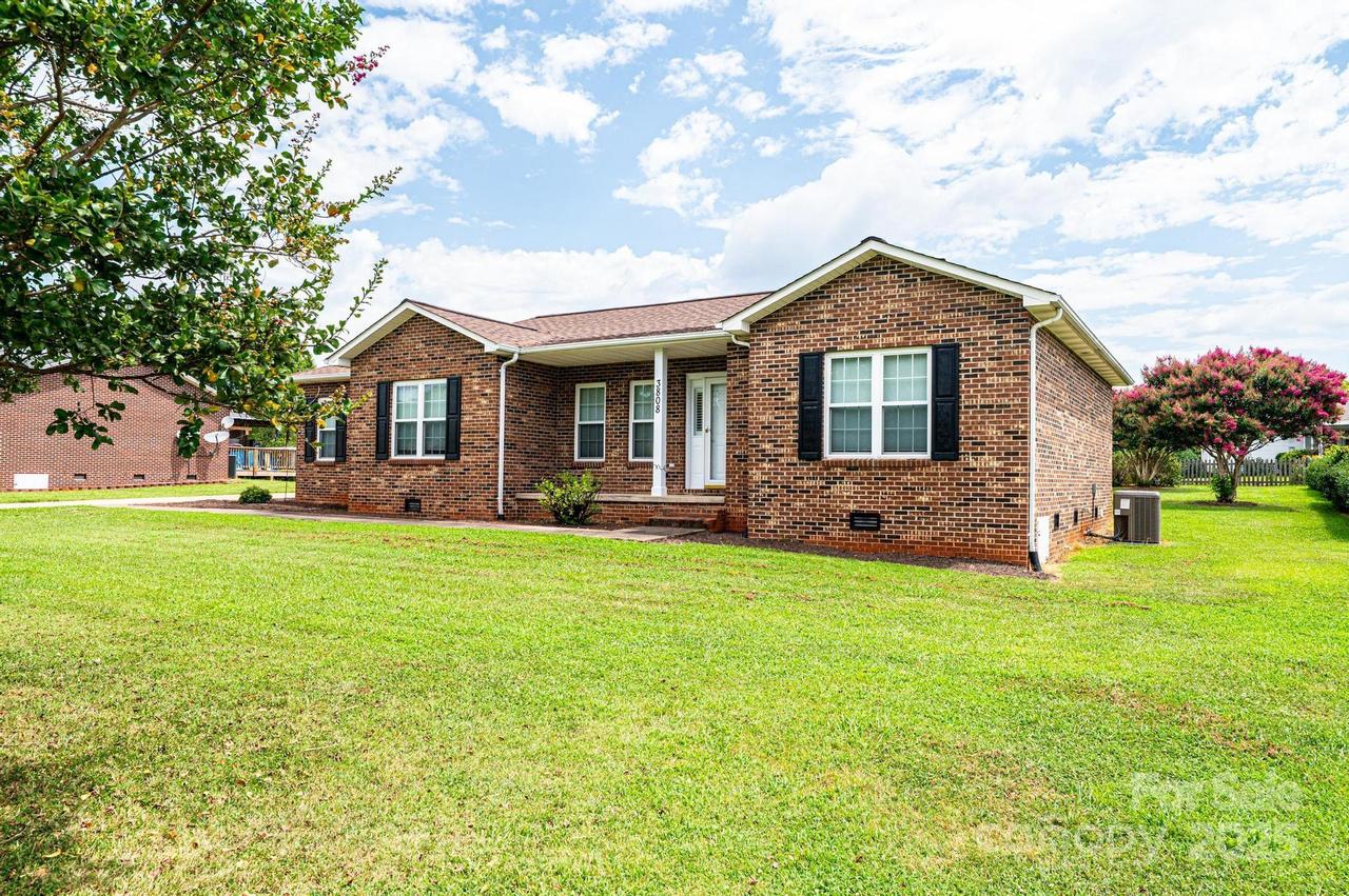 3808 River Rd., Hickory, NC 28602