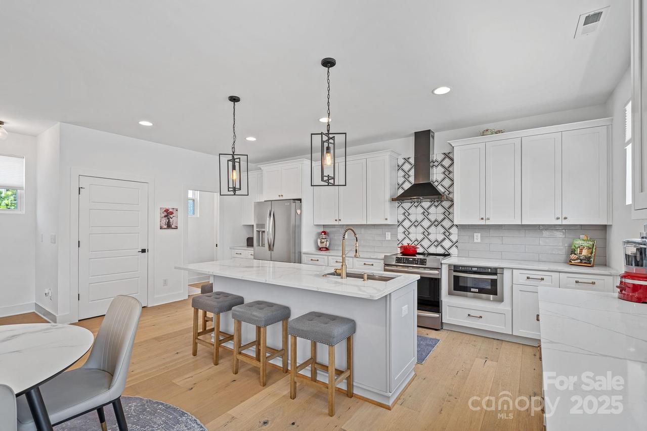 306 Wesley Heights Way, Charlotte, NC 28208