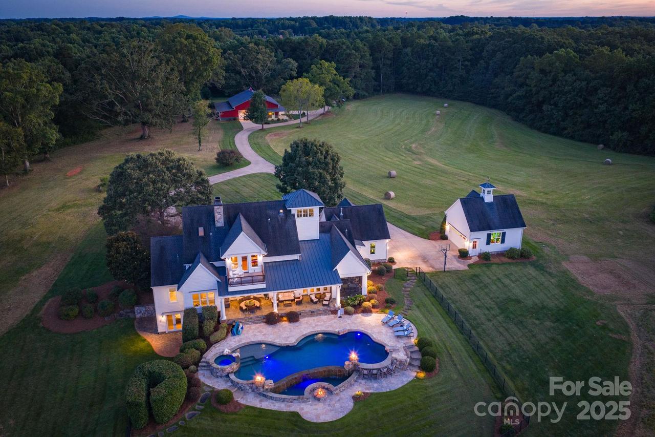 154 Emma Ln., Statesville, NC 28625