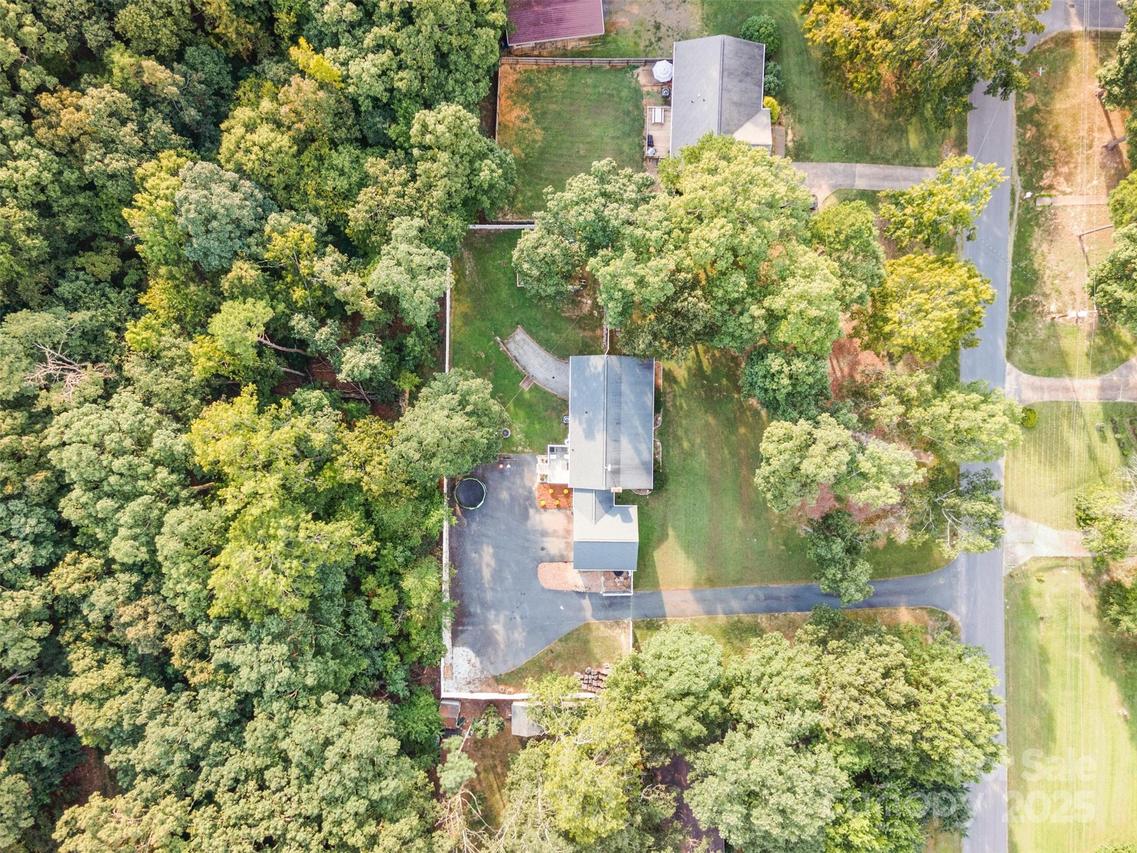 2106 Woodhurst Ln., Albemarle, NC 28001