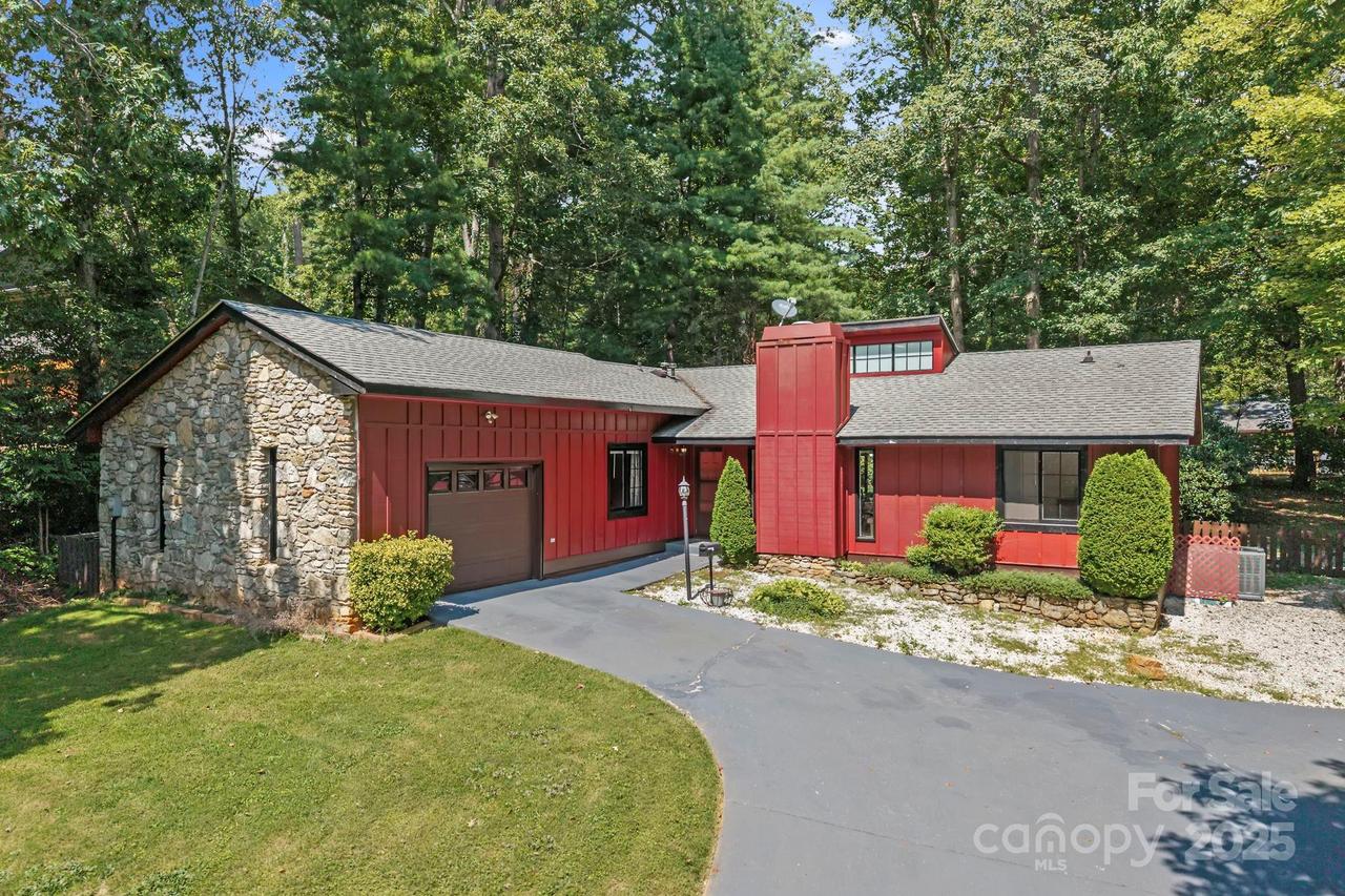18 Saint Andrews Rd., Arden, NC 28704
