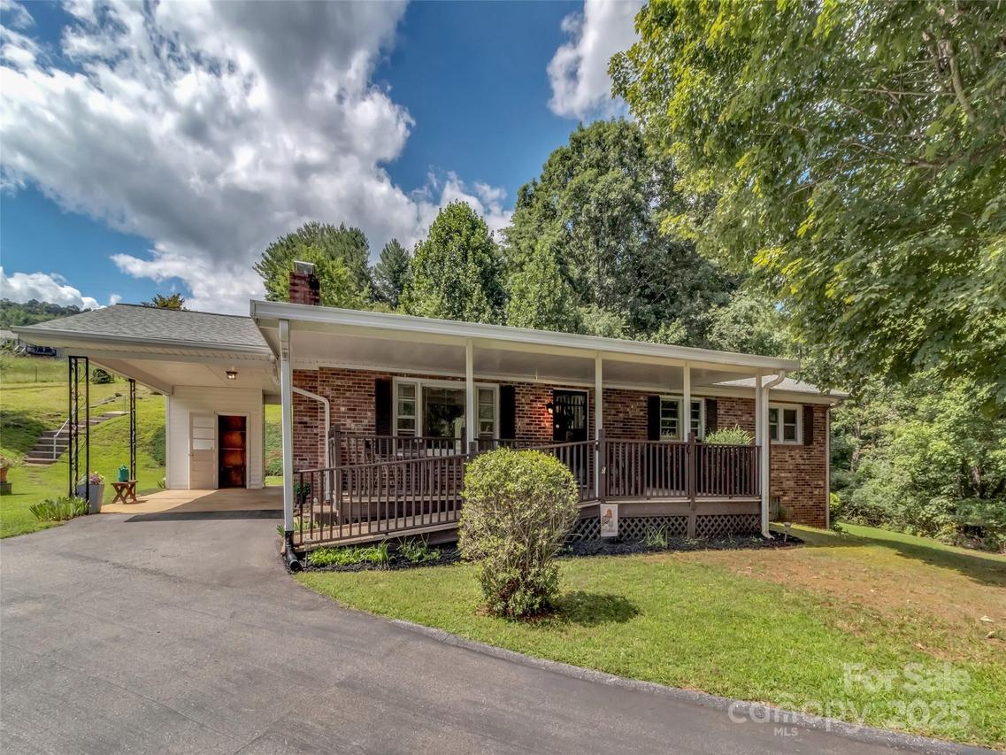 250 Reeves Cove Rd., Candler, NC 28715