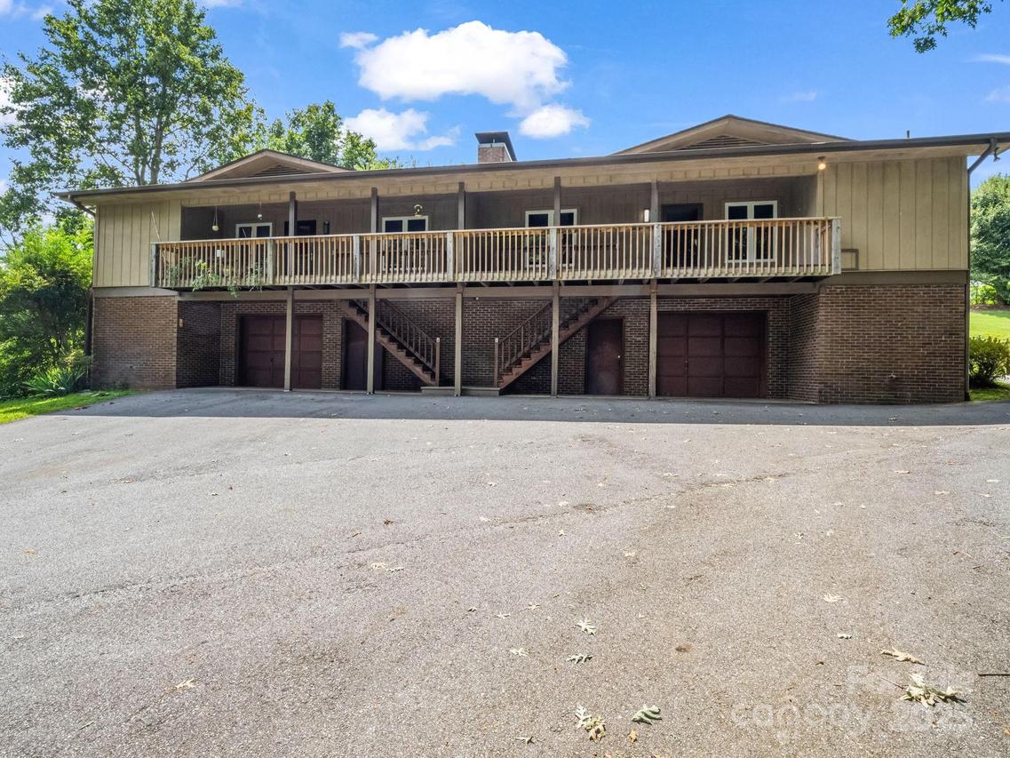1686 Butler Bridge Rd., Mills River, NC 28759