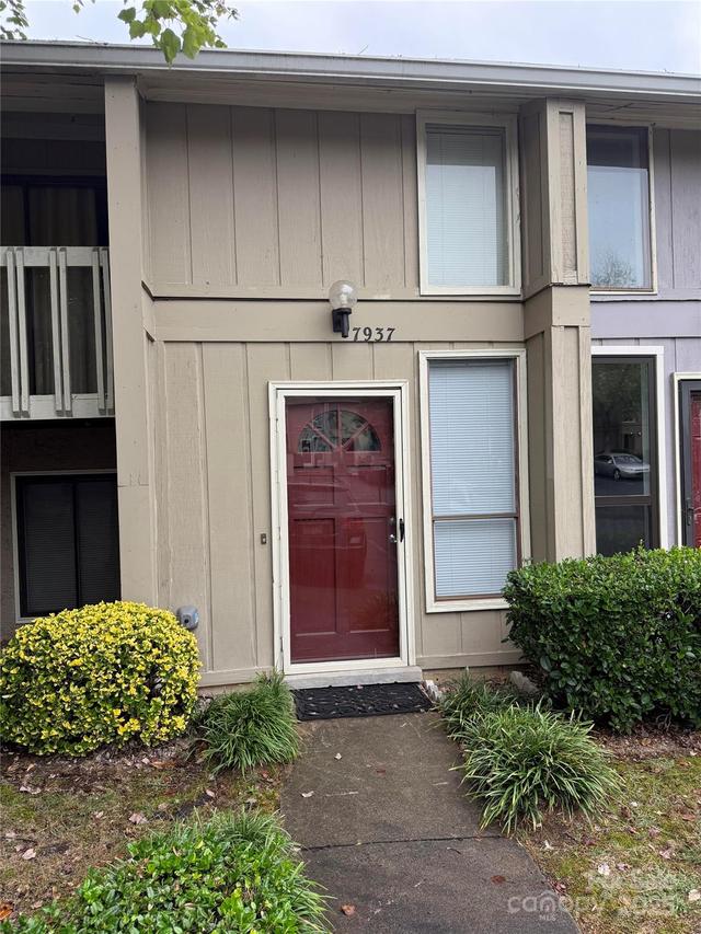 7937 Charter Oak Ln., Charlotte, NC 28226