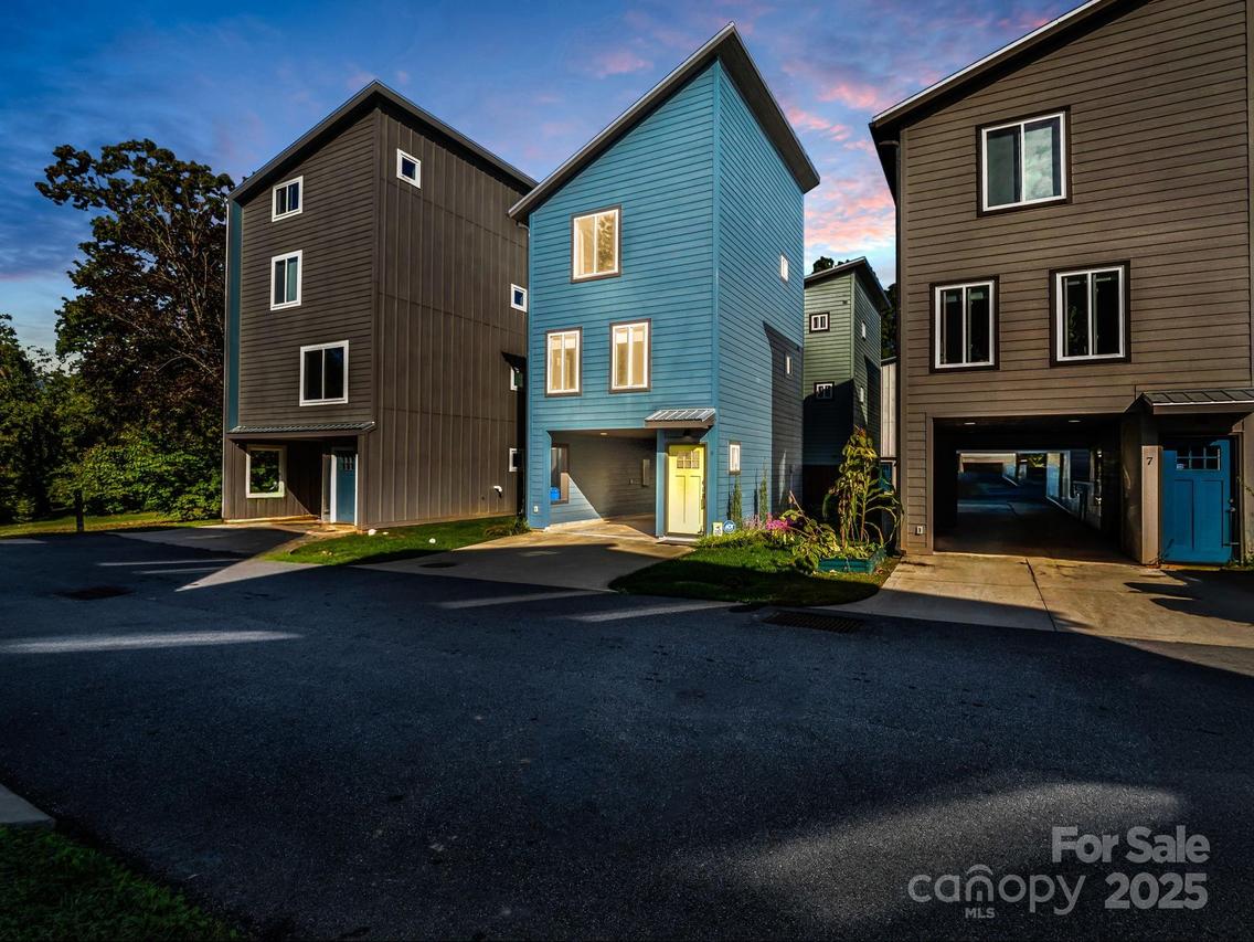 9 W Citra St., Arden, NC 28704