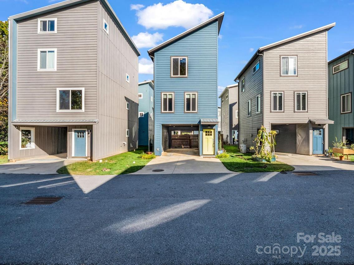 9 W Citra St., Arden, NC 28704