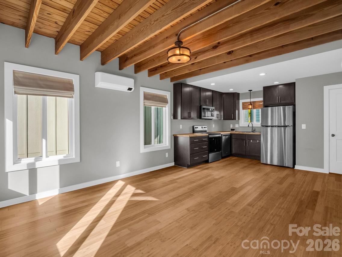 9 W Citra St., Arden, NC 28704