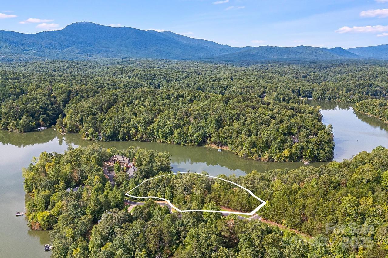 1140 Laurel Crest Ln., Mill Spring, NC 28756