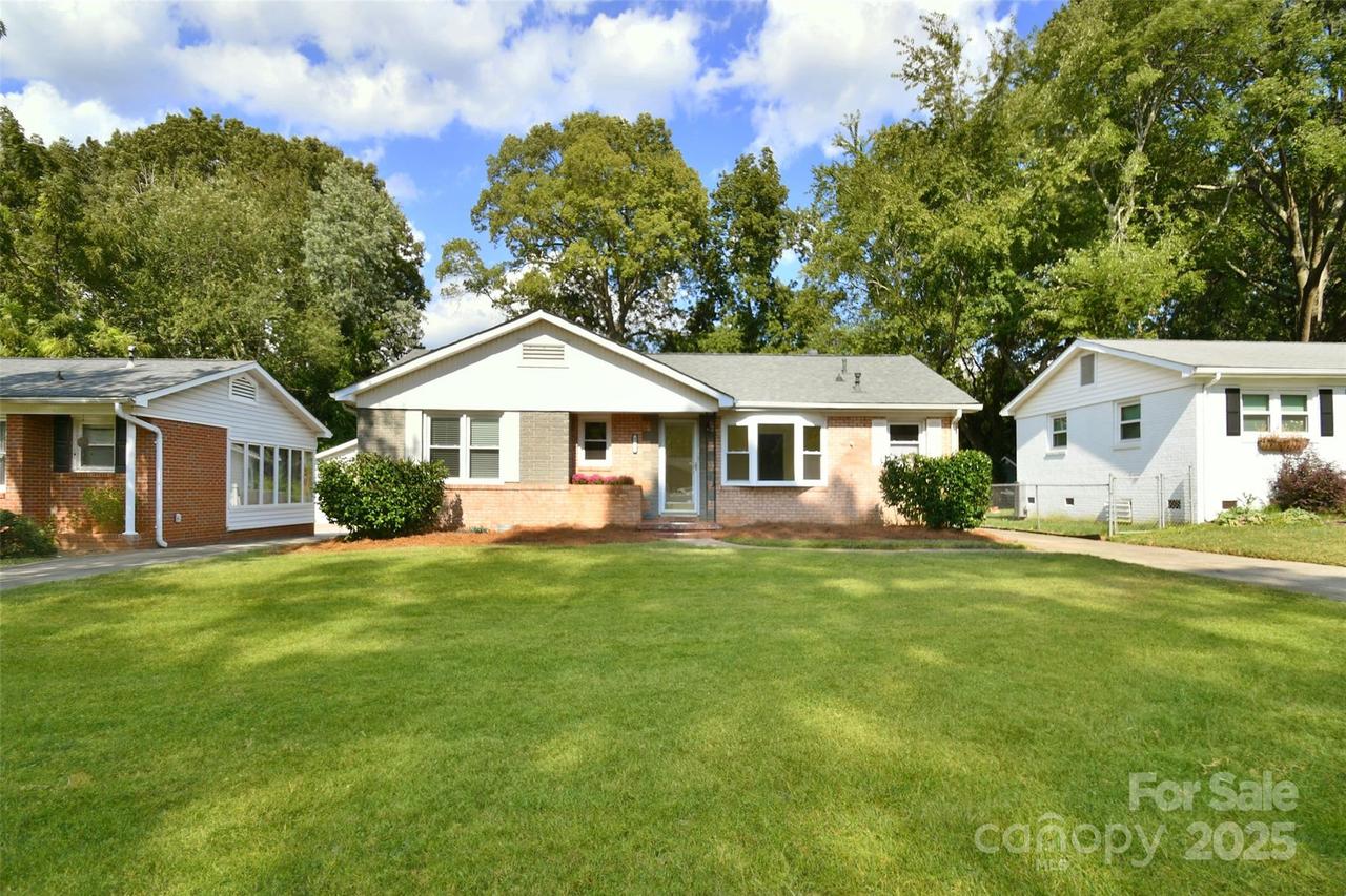 4109 Leeds Dr., Charlotte, NC 28205