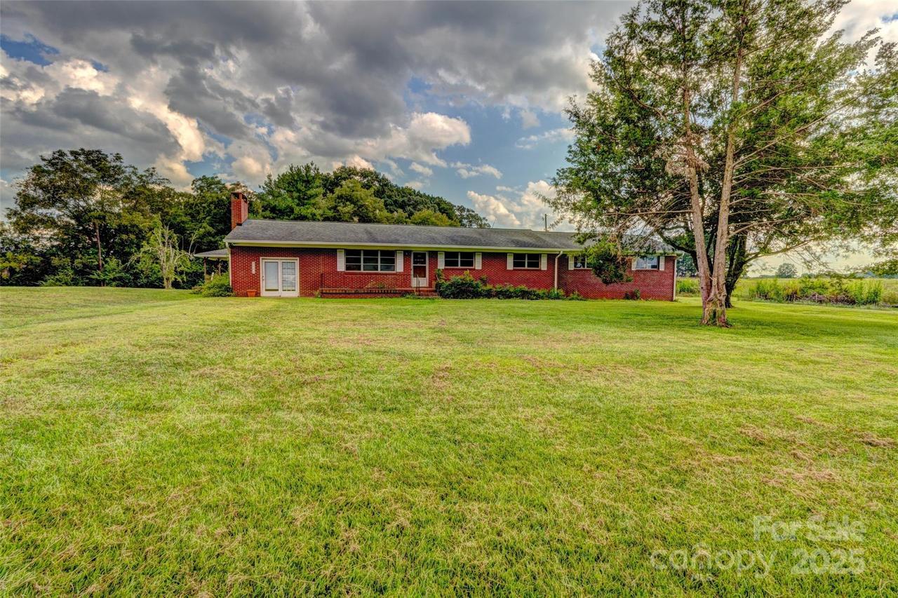 2646 New Prospect Church Rd., Shelby, NC 28150