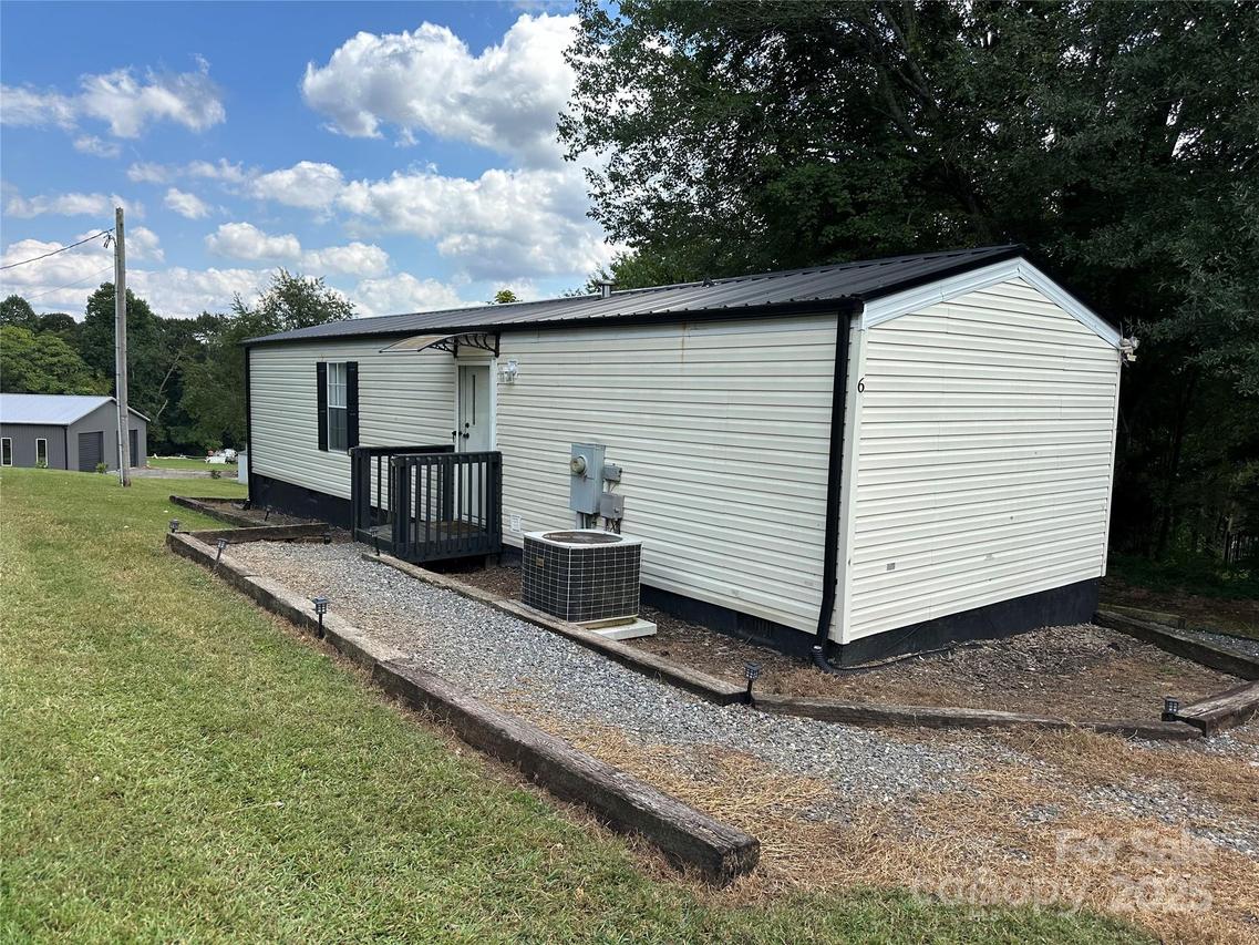 6 Vale St., Granite Falls, NC 28630