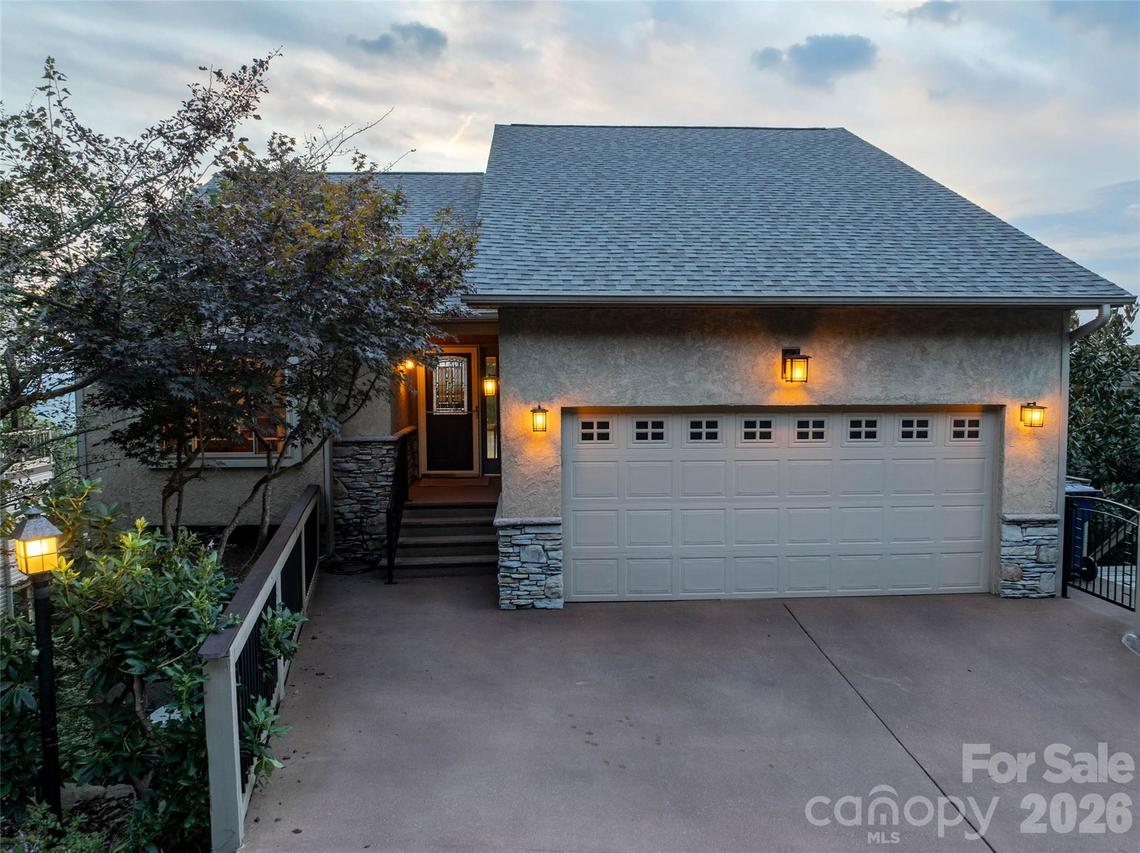 86 Distant View Dr., Asheville, NC 28803