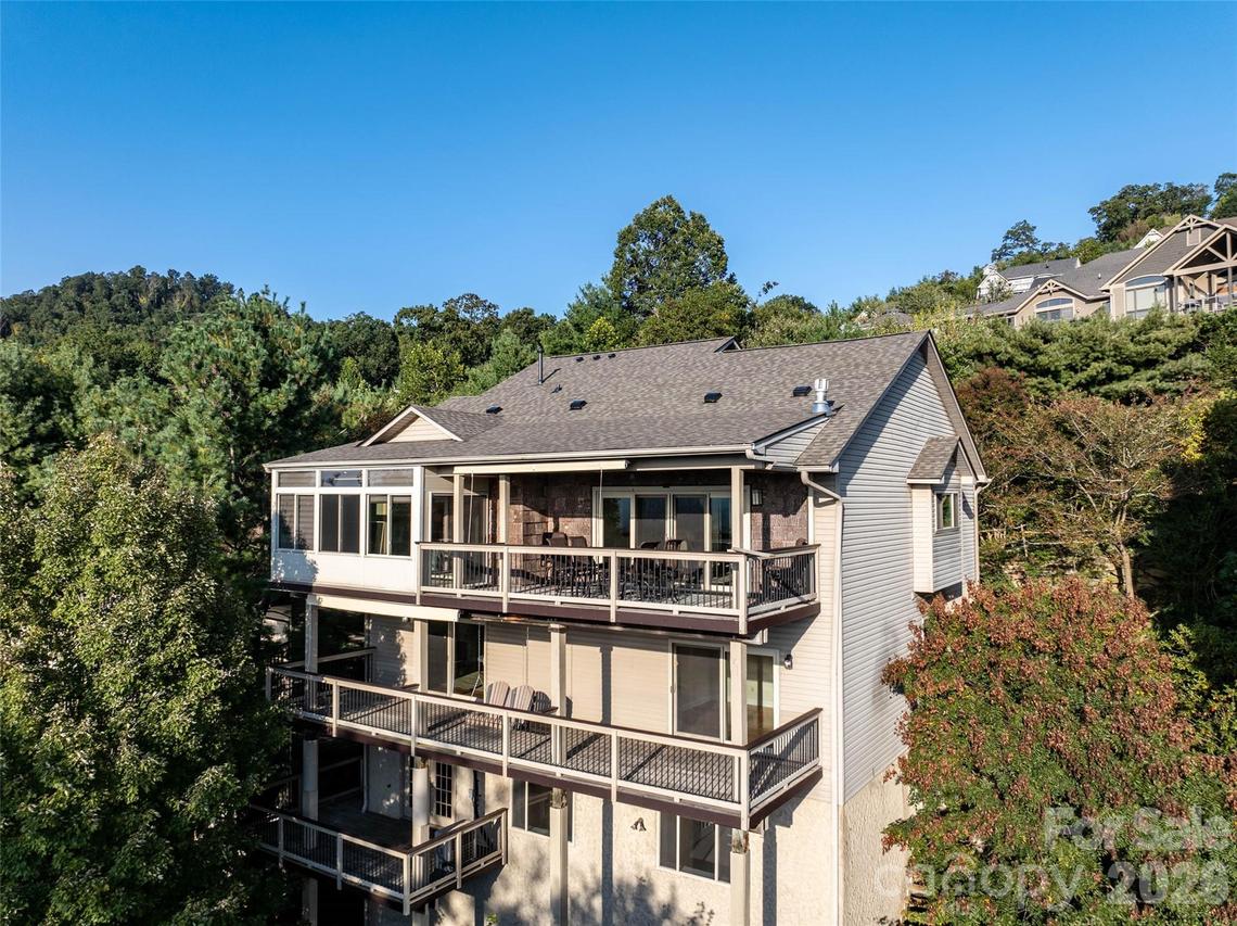 86 Distant View Dr., Asheville, NC 28803