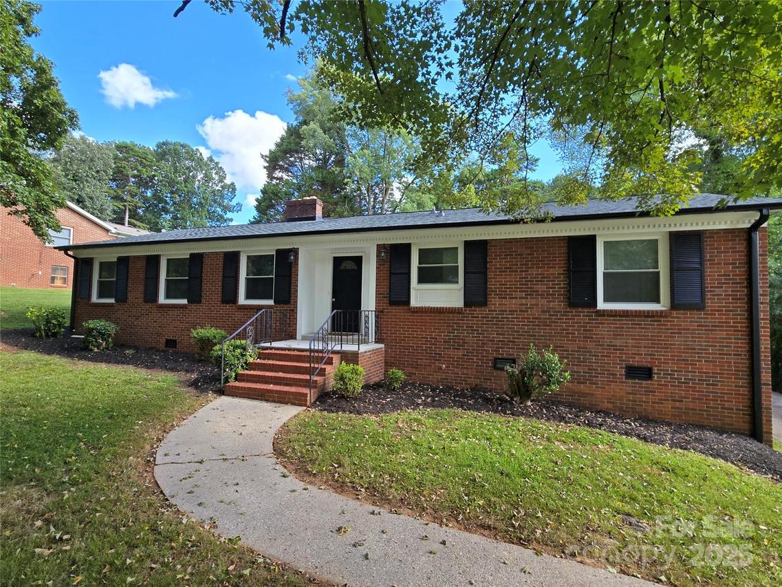 1061 12th Ave., Hickory, NC 28601