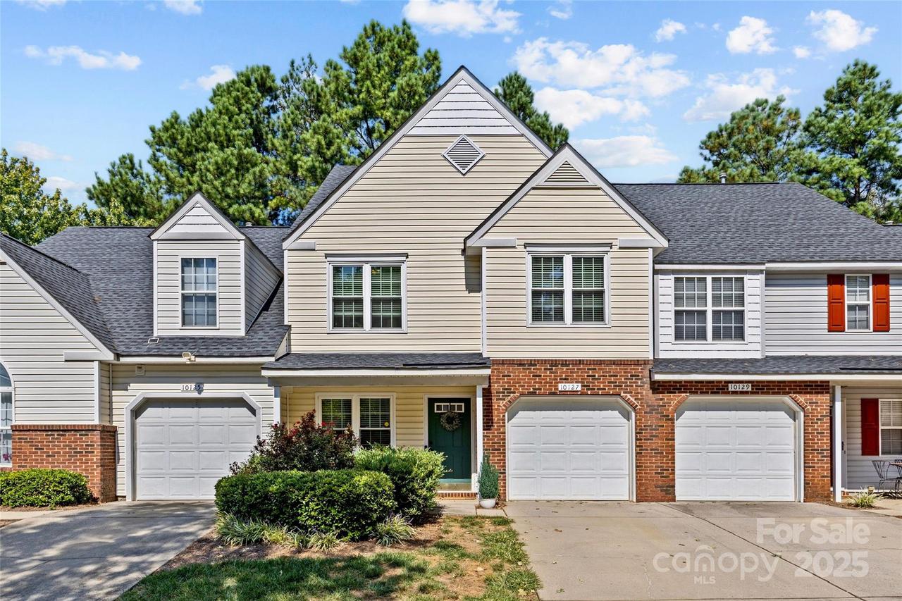 10127 University Park Ln., Charlotte, NC 28213