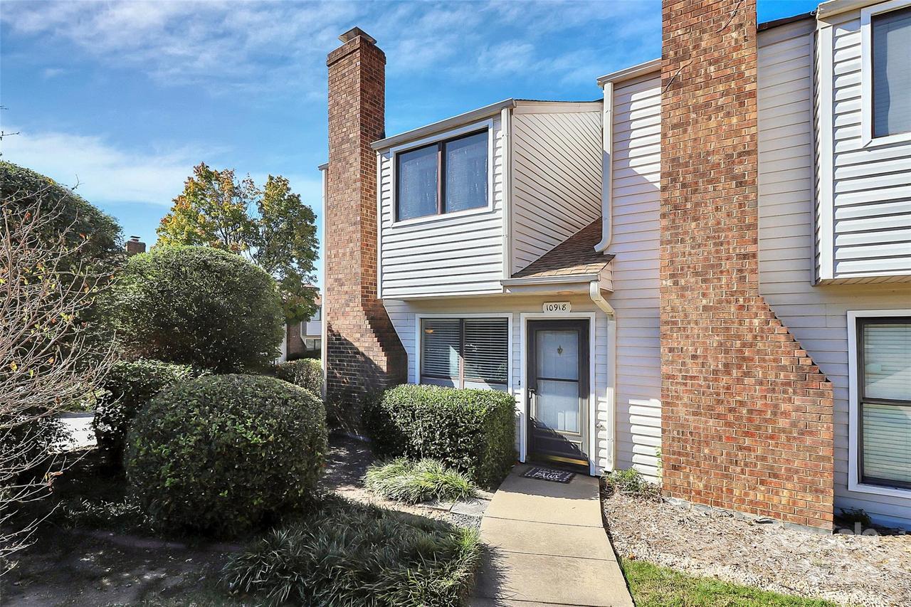 10918 Carmel Crossing Rd., Charlotte, NC 28226