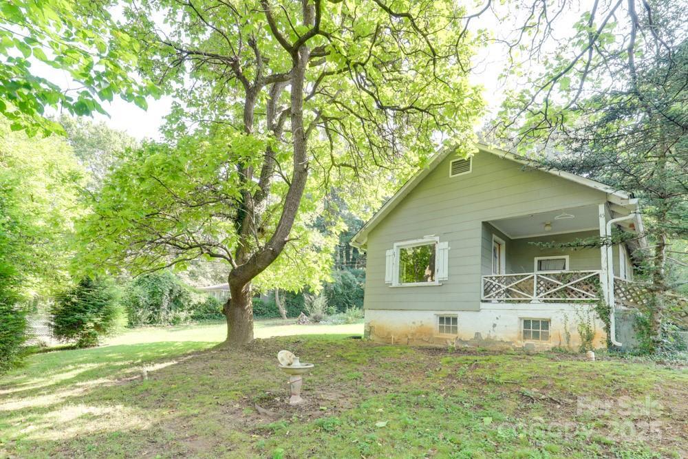 45 First St., Asheville, NC 28803