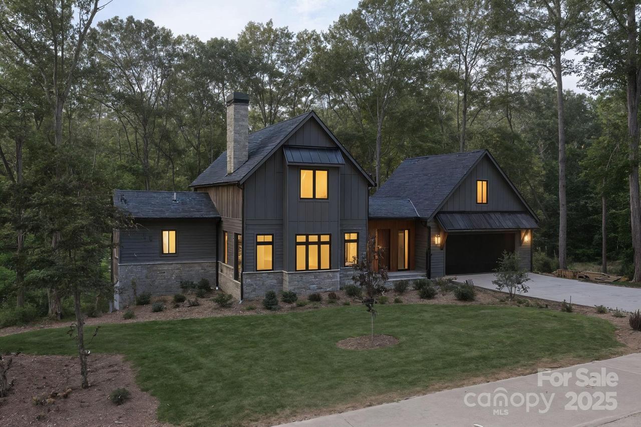 25 Ted Linn Dr., Fairview, NC 28730