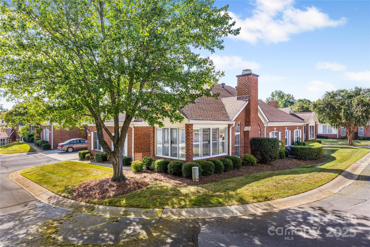 8426 Windsor Ridge Dr., Charlotte, NC 28277
