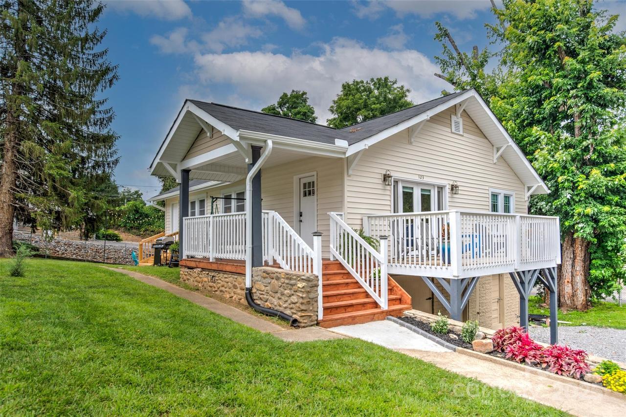 123 W Marshall St., Waynesville, NC 28786