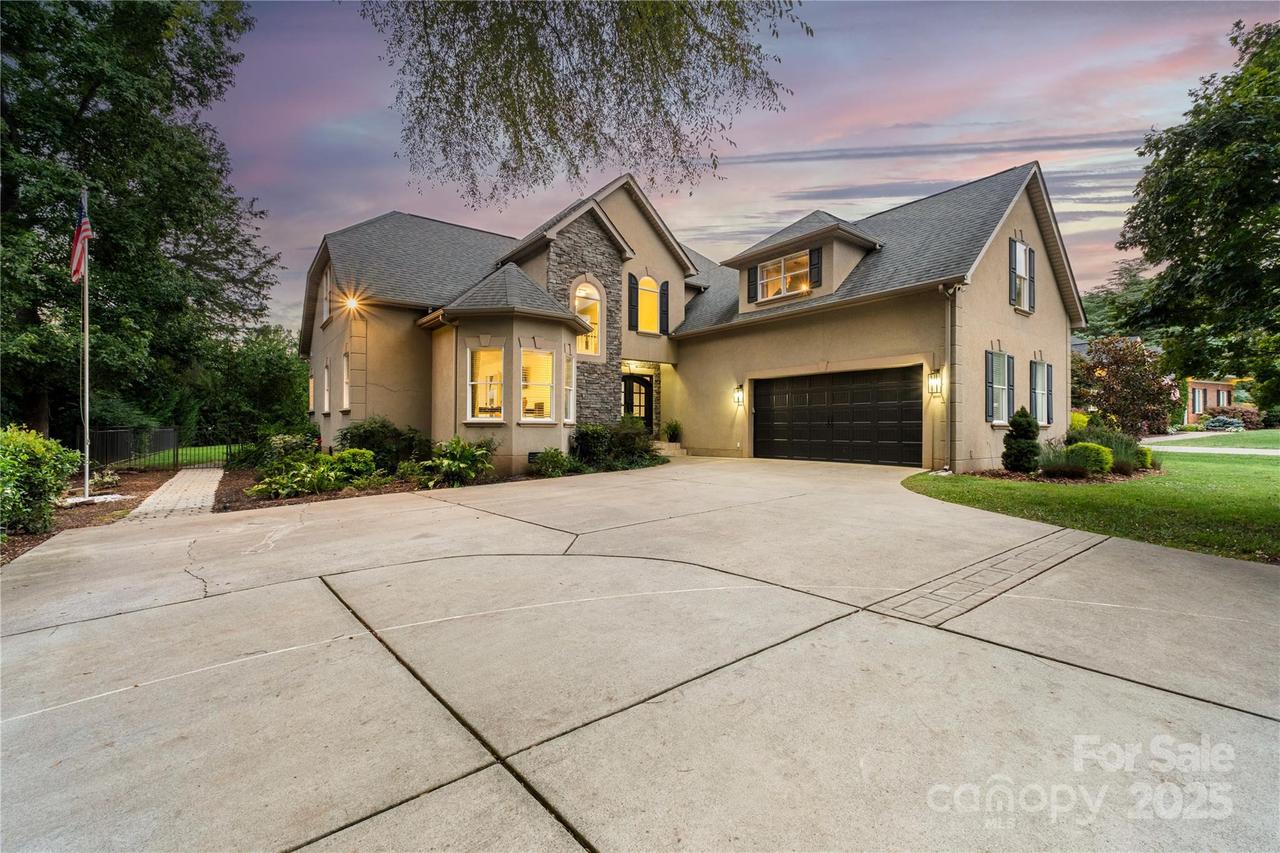103 Turnerlair Ct., Mooresville, NC 28117