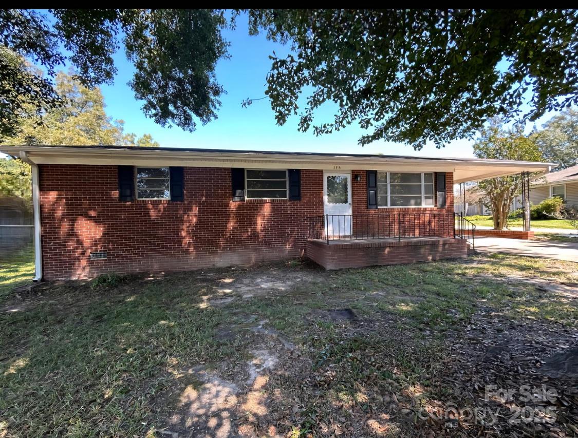 2218 W 5th Ave., Gastonia, NC 28052