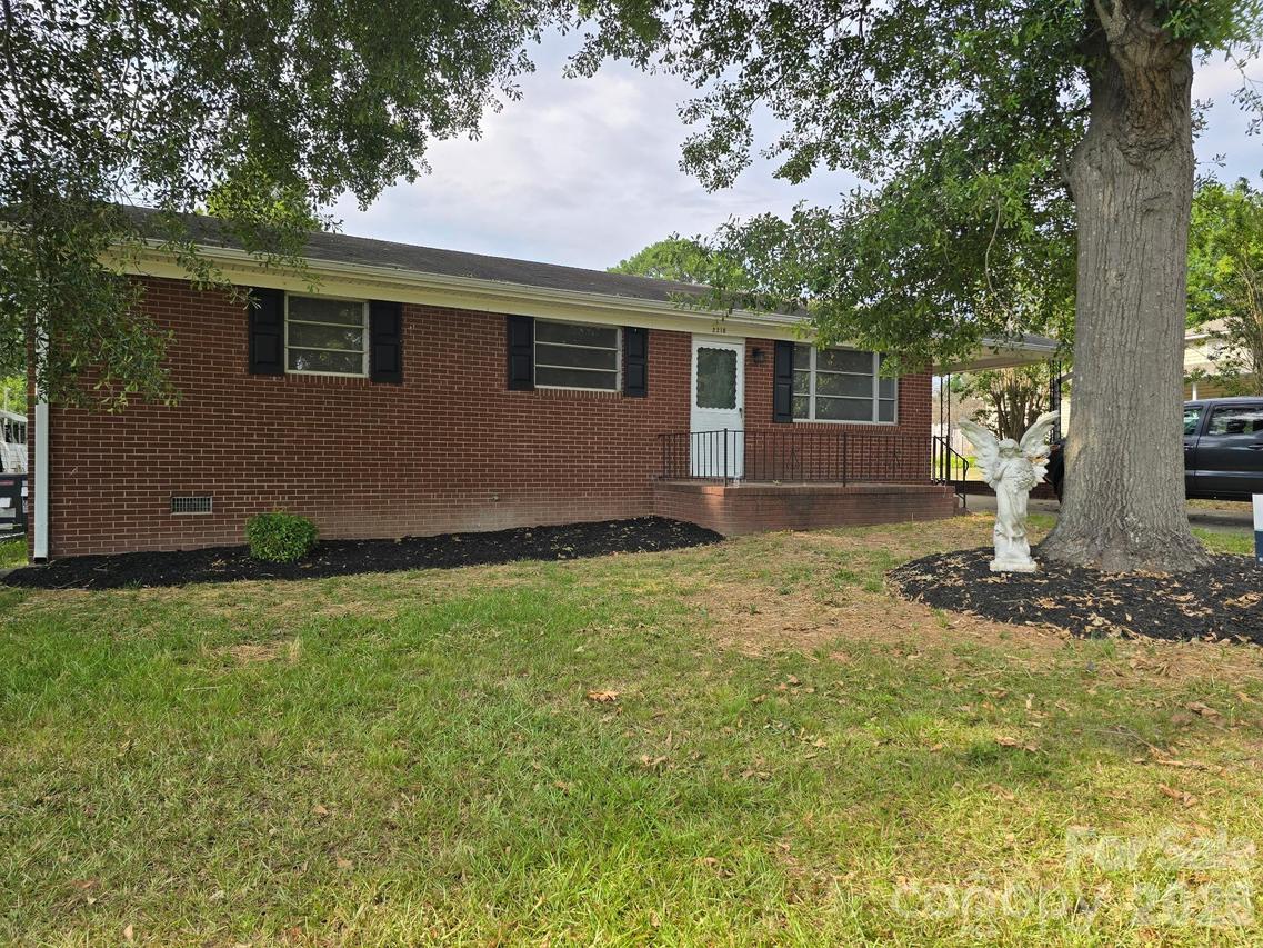 2218 W 5th Ave., Gastonia, NC 28052