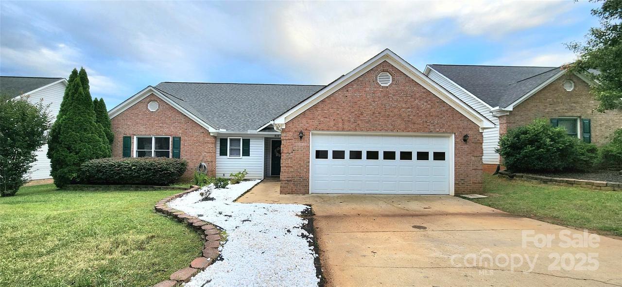 833 Hidden Creek Cir., Salisbury, NC 28147