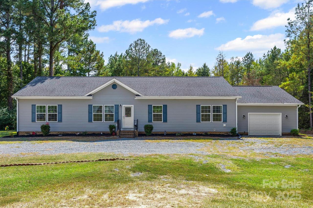 5604 Harkey Rd., Waxhaw, NC 28173