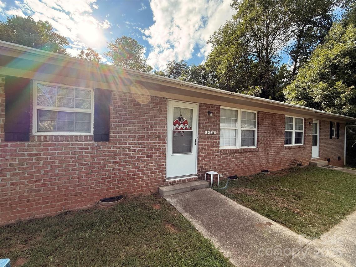 2423 Lewis Rd., Newton, NC 28658