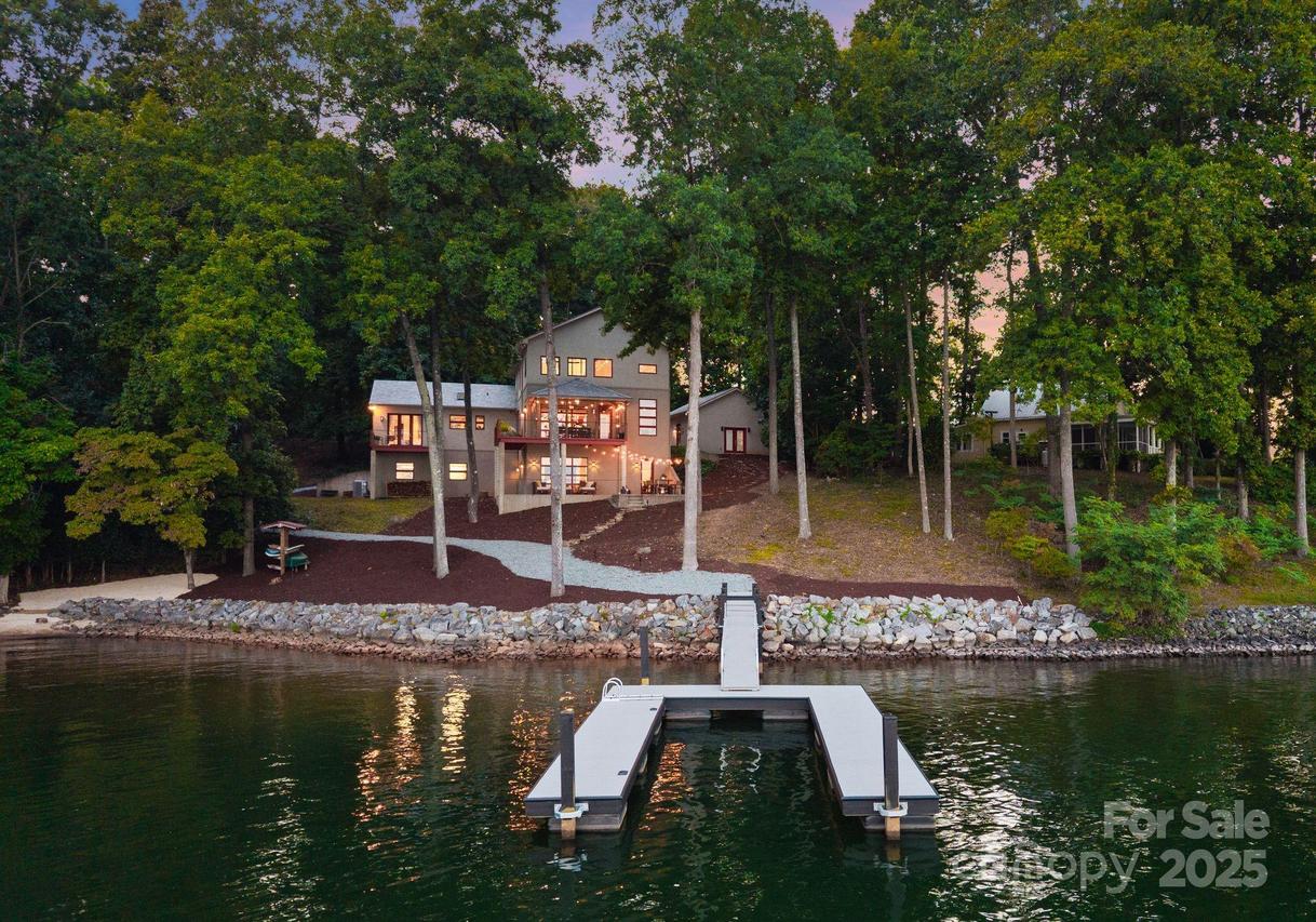 388 Stonemarker Rd., Mooresville, NC 28117
