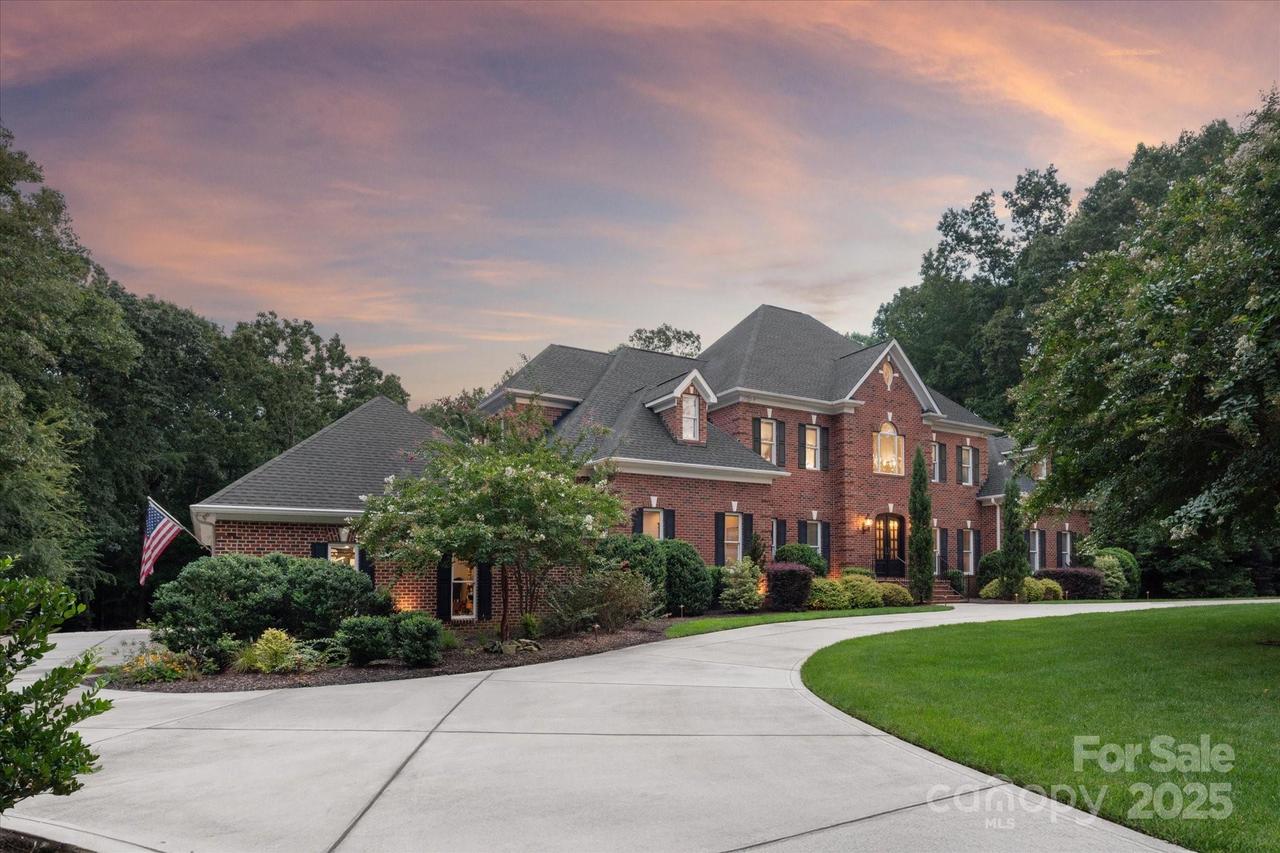 9723 Sedgefield Dr., Waxhaw, NC 28173
