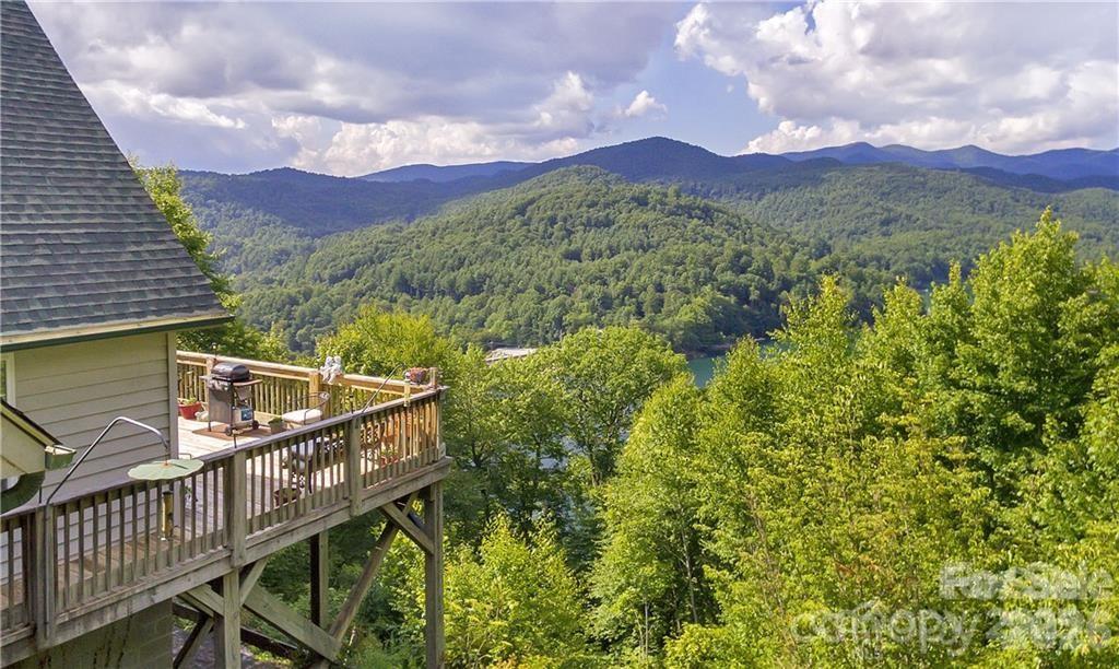 612 Old Home Place Rd., Tuckasegee, NC 28783